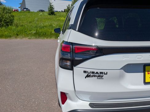 Used 2026 Subaru Forester Premium AWD/4WD image 17