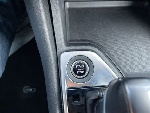 Used 2025 Nissan Sentra SV w/ Trunk Package image 16