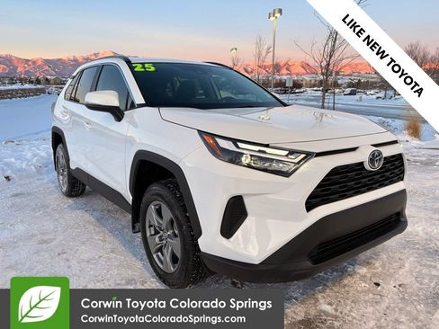 Used 2025 Toyota RAV4 XLE image 1