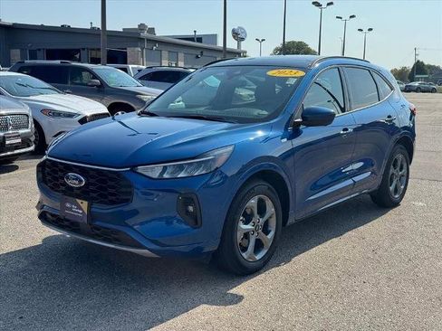 Certified 2023 Ford Escape ST-Line Select w/ Tech Pack #2 AWD/4WD image 2