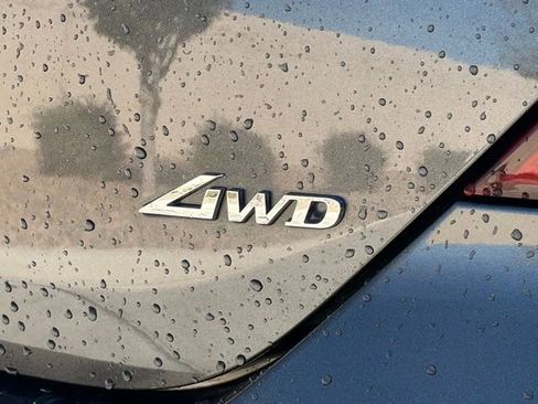 Used 2025 Genesis G70 2.5T image 6