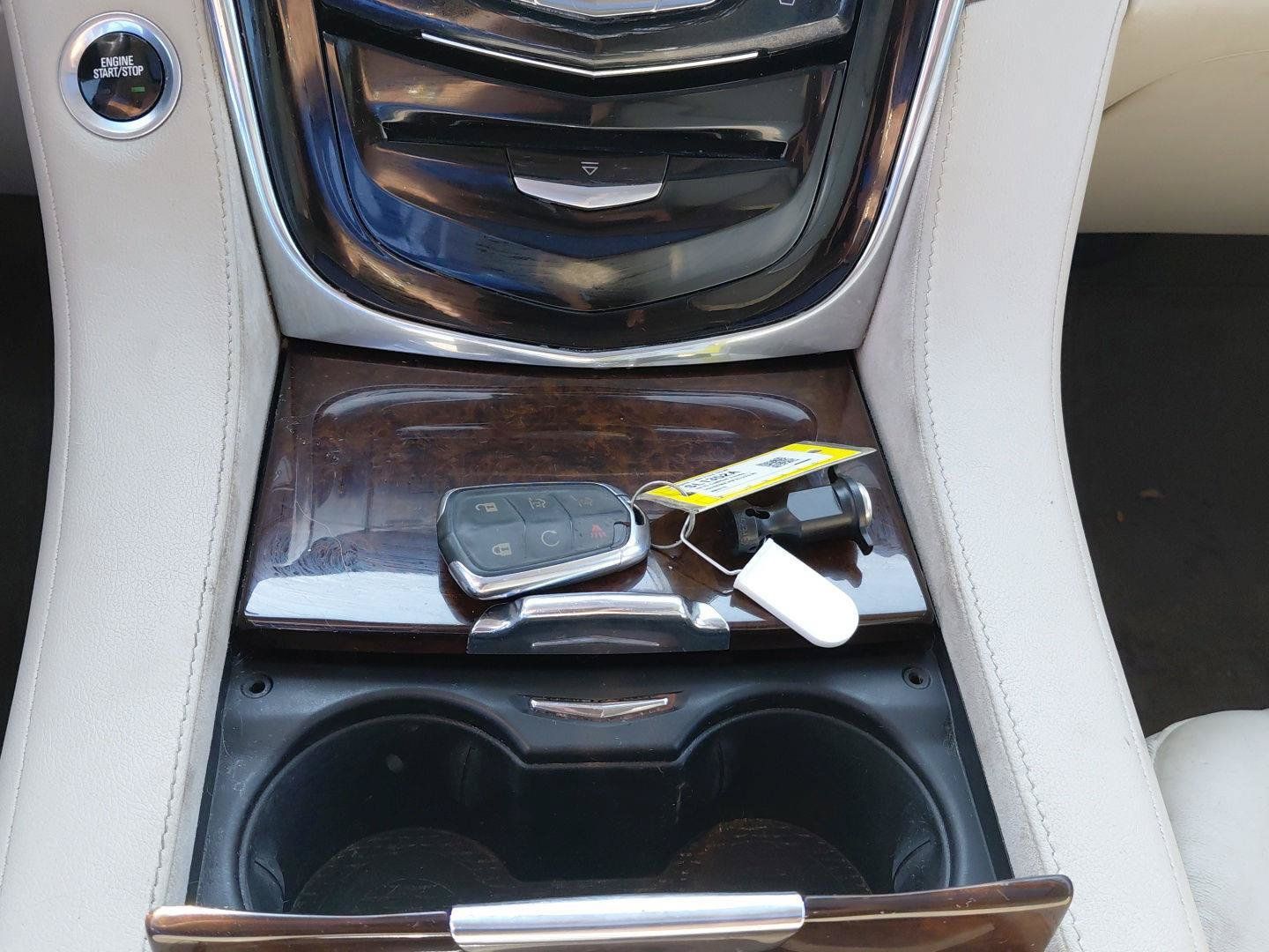 Used 2015 Cadillac Escalade Luxury AWD/4WD image 32
