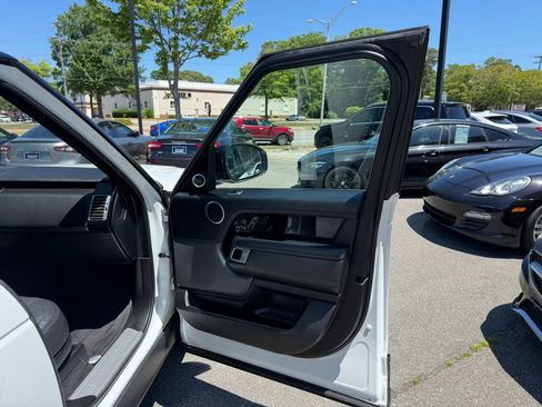 Used 2019 Land Rover Range Rover HSE AWD/4WD image 20