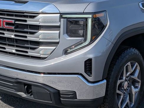 New 2026 GMC Sierra 1500 SLE image 9