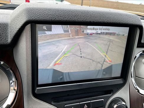 Used 2016 Ford F250 Lariat w/ Lariat Interior Package image 30