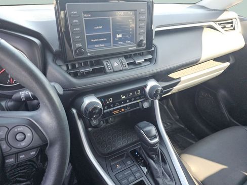 Used 2022 Toyota RAV4 XLE Premium AWD/4WD image 32