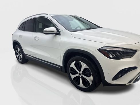 Used 2025 Mercedes-Benz GLA 250 image 12