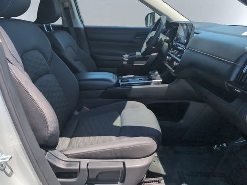 Used 2025 Nissan Pathfinder SV AWD/4WD image 20