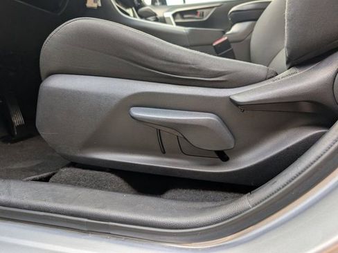 Used 2021 Toyota RAV4 LE image 19