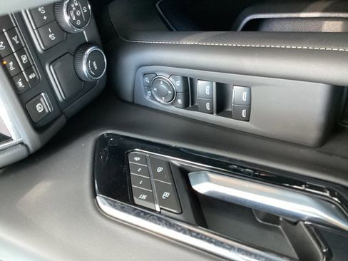 New 2025 Chevrolet Suburban Premier w/ Sun And Tow Package image 27