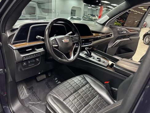 Used 2022 Cadillac Escalade Sport Platinum w/ Heavy-Duty Trailer Package image 36