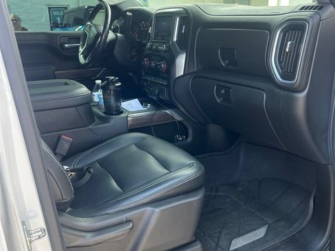 Used 2020 Chevrolet Silverado 1500 RST AWD/4WD image 3