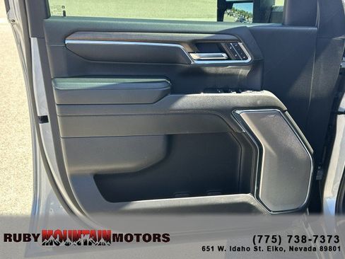 Used 2024 Chevrolet Silverado 3500 High Country w/ High Country Premium Package AWD/4WD image 8