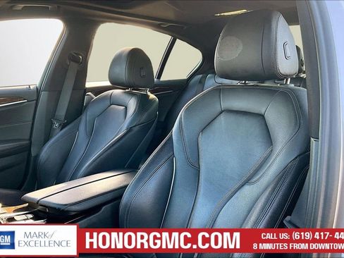 Used 2019 BMW 530e w/ Convenience Package image 20