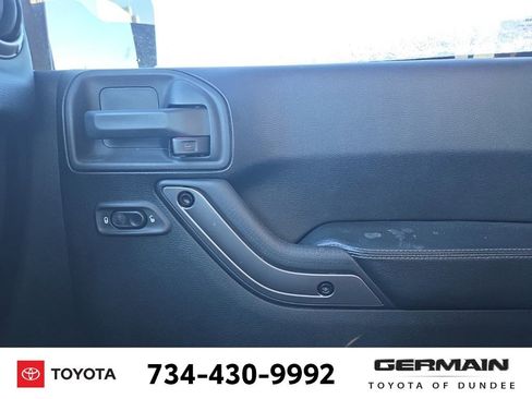 Used 2018 Jeep Wrangler Unlimited Sahara image 30