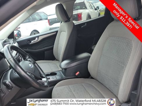 Used 2021 Ford Escape SE w/ Cold Weather Package FWD image 19