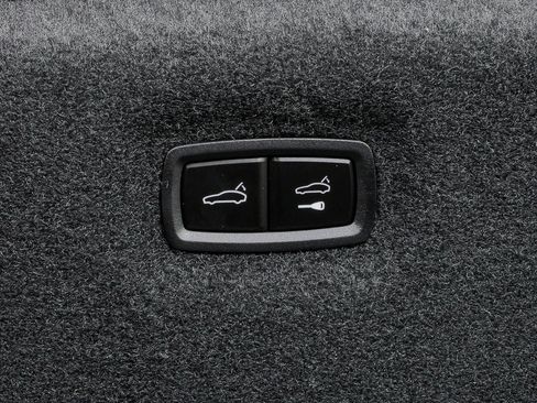 New 2026 Porsche Taycan AWD/4WD image 32