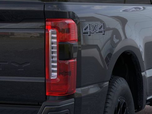 New 2026 Ford F250 XLT w/ XLT Premium Package AWD/4WD image 22