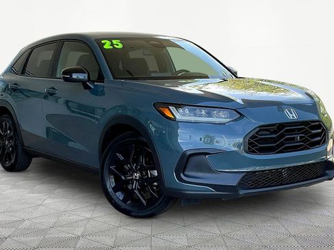 Used 2025 Honda HR-V Sport image 3