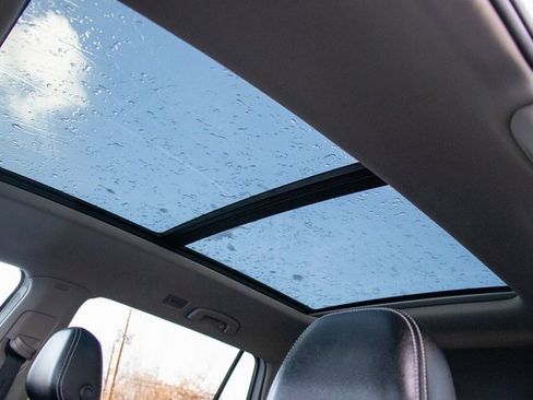 Used 2024 Volkswagen Atlas SE image 37