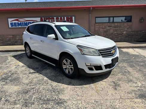 Used 2016 Chevrolet Traverse LT image 2
