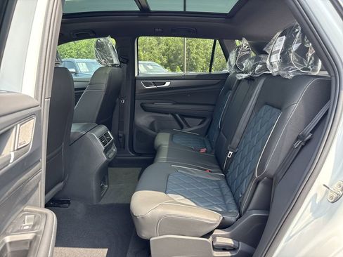 New 2025 Volkswagen Atlas Cross Sport SEL Premium R-Line AWD/4WD image 12