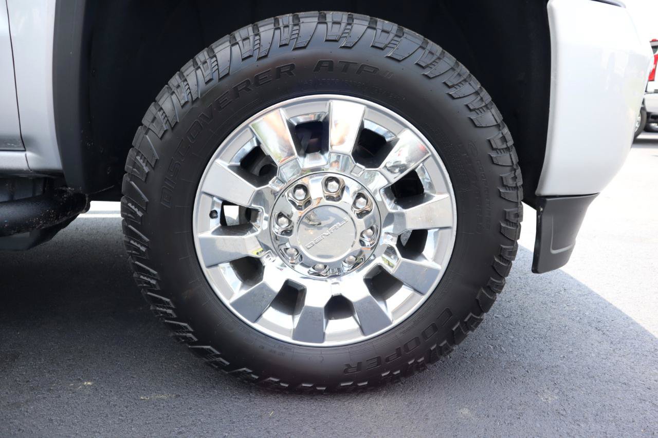 Used 2018 GMC Sierra 2500 Denali w/ Duramax Plus Package AWD/4WD image 18