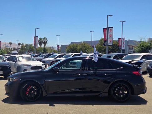 Used 2024 Honda Civic Type R image 4