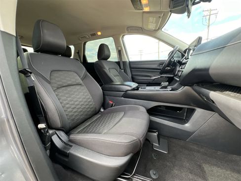 Used 2023 Nissan Pathfinder SV image 22