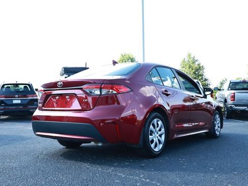 Used 2022 Toyota Corolla LE FWD image 6
