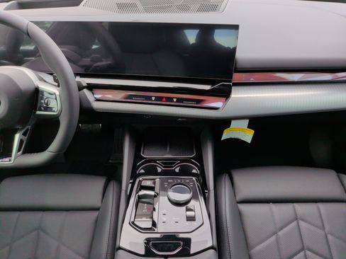 New 2027 BMW 530i w/ M Sport Package RWD image 33