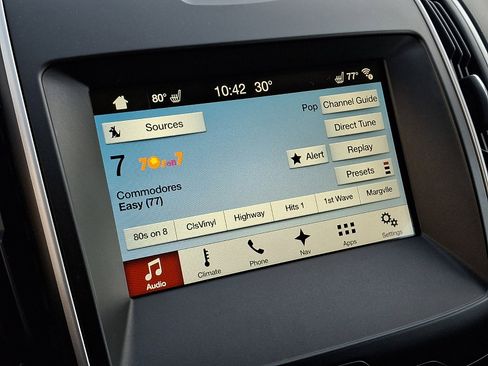 Used 2018 Ford Edge SEL w/ Equipment Group 201A image 18