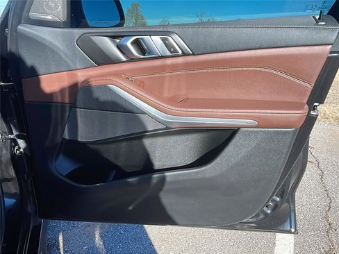 Used 2022 BMW X5 xDrive45e w/ M Sport Package image 13