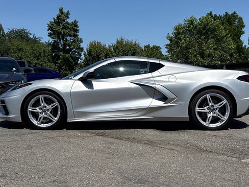Used 2020 Chevrolet Corvette Stingray Coupe w/ Chrome Exterior Badge Package RWD image 7