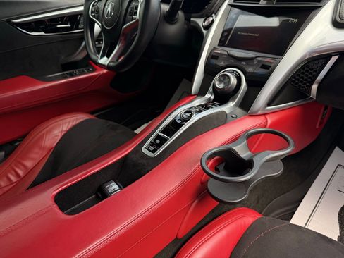 Used 2017 Acura NSX image 31