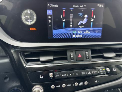Used 2022 Lexus ES 300h w/ Premium Package FWD image 28