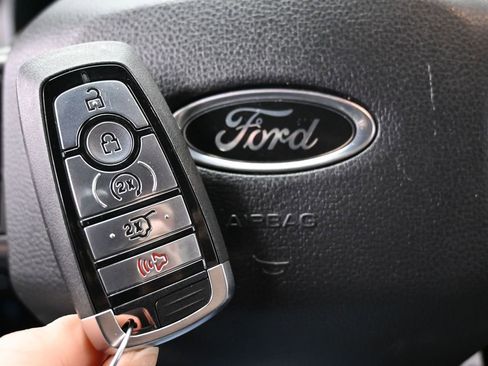 Used 2023 Ford Expedition Limited image 47