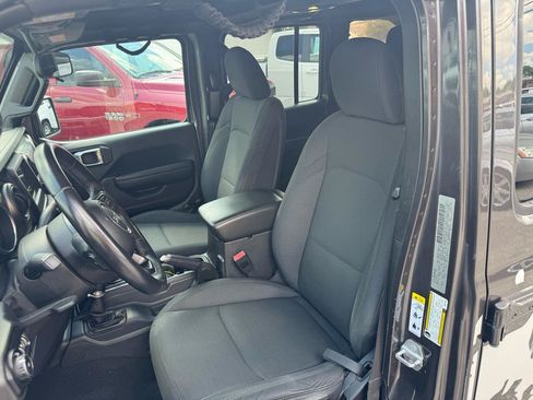 Used 2019 Jeep Wrangler Unlimited Sport S AWD/4WD image 12