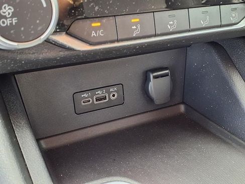 Used 2023 Nissan Sentra SV FWD image 9