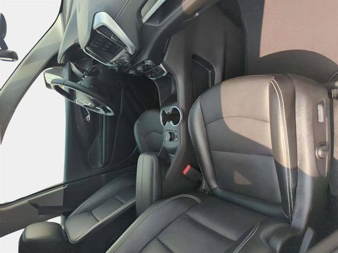 Used 2024 GMC Terrain SLT image 19