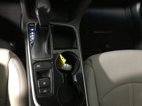 Used 2018 Hyundai Sonata SEL w/ Tech Package 02 FWD image 29