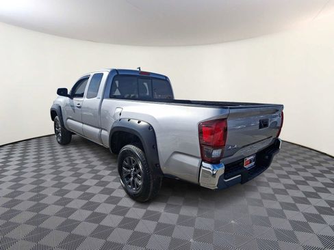 Certified 2020 Toyota Tacoma SR5 w/ SR5 Appearance Package (SM) image 9