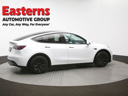Used 2022 Tesla Model Y Long Range image 38
