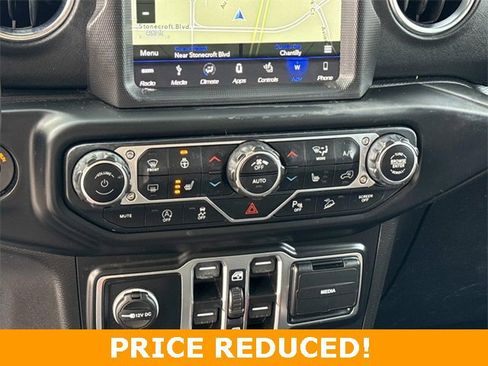 Used 2019 Jeep Wrangler Unlimited Sahara image 21