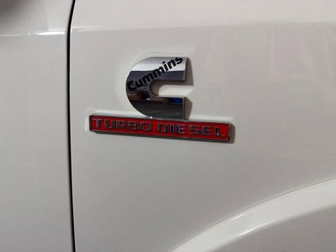 Used 2022 RAM 2500 Laramie w/ Chrome Appearance Group AWD/4WD image 4