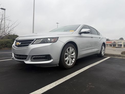 Used 2018 Chevrolet Impala LT image 16