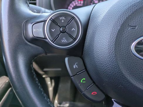 Used 2016 Kia Soul ! FWD image 22