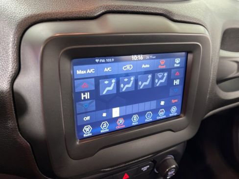 Used 2020 Jeep Renegade Latitude image 29