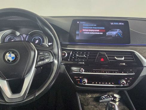 Used 2018 BMW 530e xDrive image 23