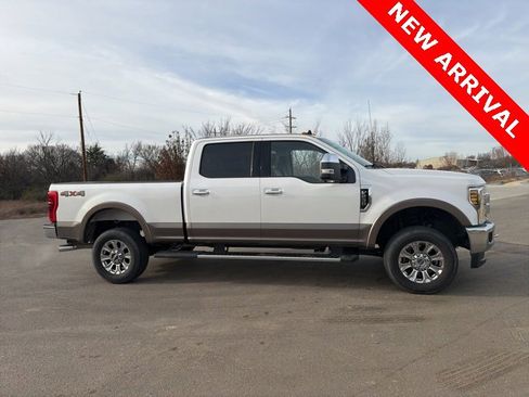 Used 2019 Ford F250 Lariat w/ Chrome Package image 2